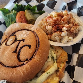 Oak Tree Cafe - Bobby's Chicken Sandwich with macaroni salad - Bars Near Me - Albuquerque, New Mexico