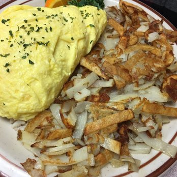 Bette's Place - Crab omelette with side of homemade hash brown. WOW - Breakfast & Brunch Near Me - Hood River, Oregon