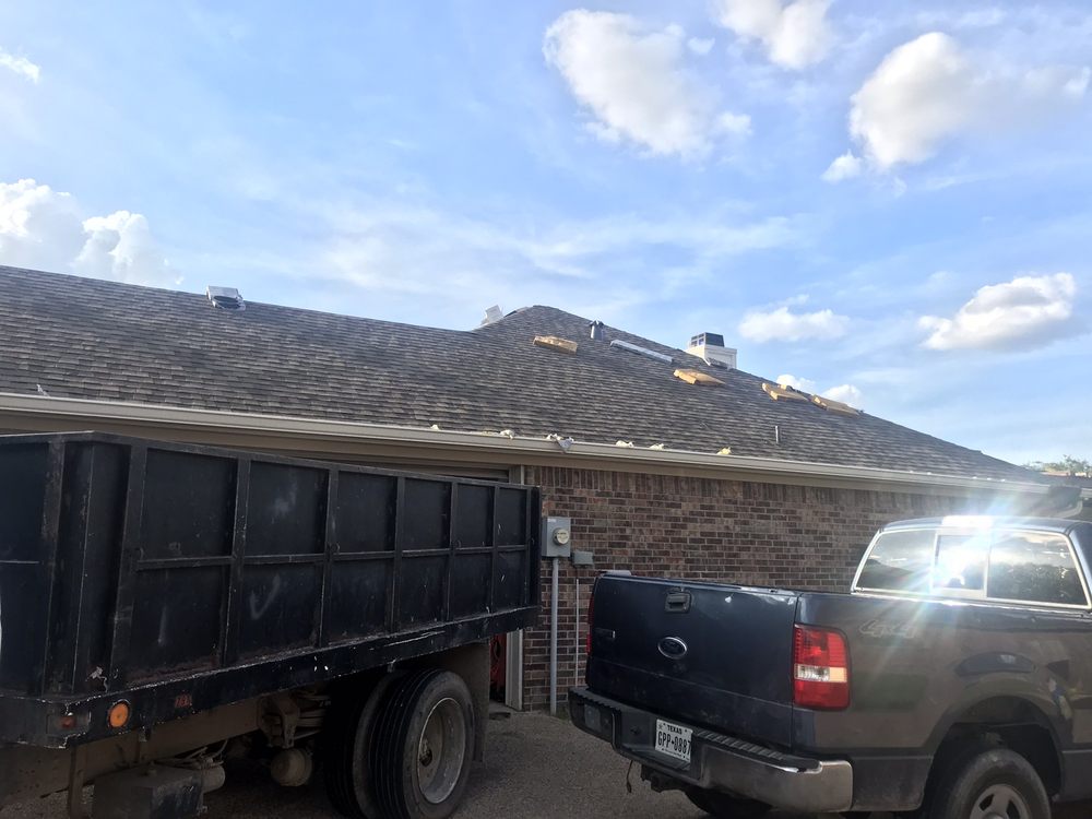 Slide of Manuel Chavez Roofing