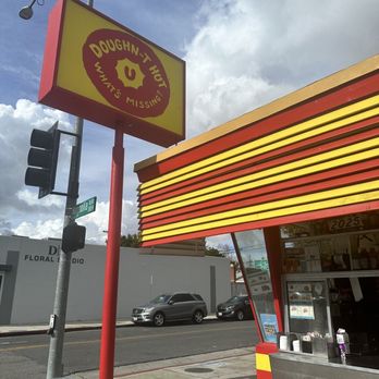 Doughnut Hut - Donuts Near Me - Burbank, California Doughnut Hut - Donuts Near Me - Burbank, California