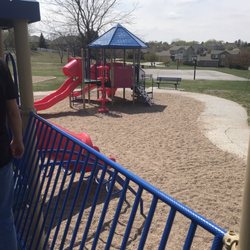 Hawthorne Park - Little(r) kids play area on the side