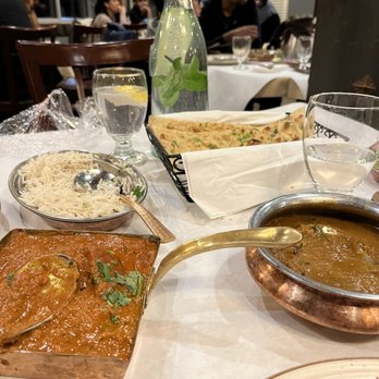 Chef's Table - Curried lamb, chicken, tikka masala, basmati, rice, and chili, garlic, naan. - Indian Near Me - Edison, New Jersey