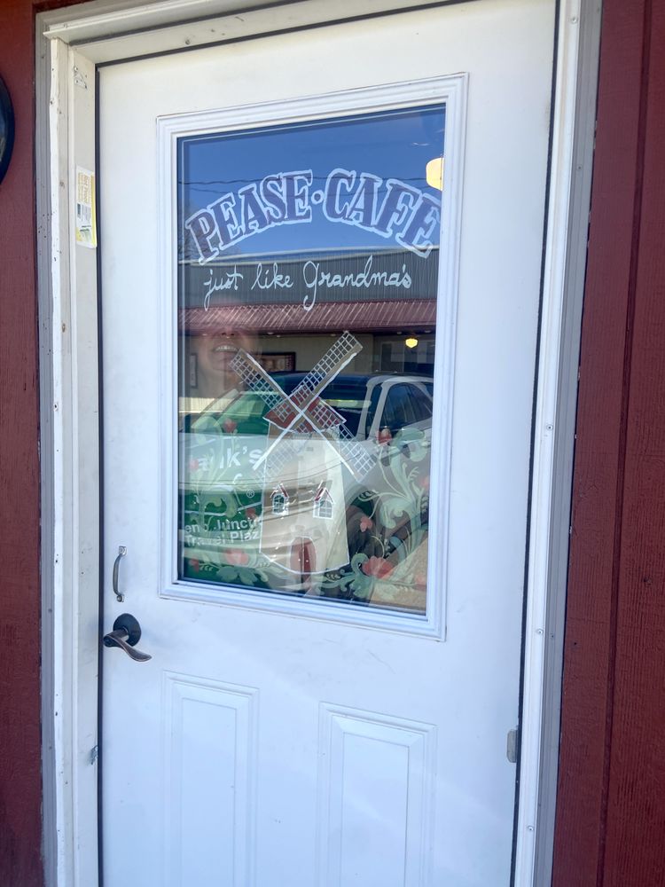 Pease Cafe Logo