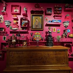 Luna Cocina Mexicana - Feature wall.