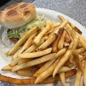 Moab Diner - Diner deluxe burger - Diners Near Me - Moab, Utah