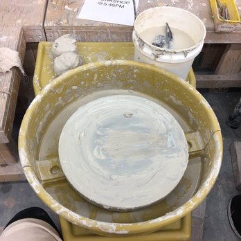 La Mano Pottery - Art Schools Near Me - New York, New York