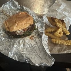 Flippin Burgers - BBQ flip and fries
