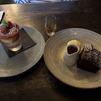 WHISKI Rooms - Cranachan & sticky toffee pudding - British Near Me - Edinburgh, EDH WHISKI Rooms - Cranachan & sticky toffee pudding - British Near Me - Edinburgh, EDH