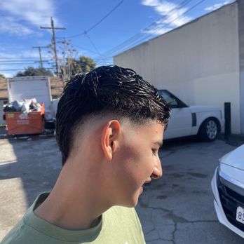 Benitez Barber Shop - Barbers Near Me - Lynwood, California