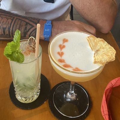 Dalton Gin Bar by null