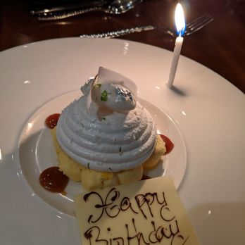Partage - Pavlova passion fruit - French Near Me - Las Vegas, Nevada