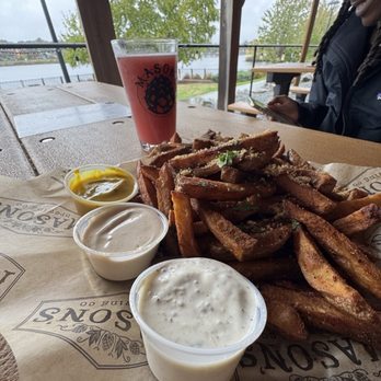 Mason’s Brewing - Side of fries with dirty seasoning and dips - Breweries Near Me - Brewer, Maine