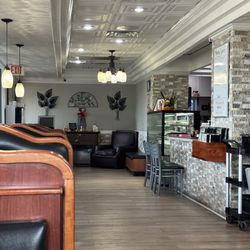 Big Apple Family Restaurant - Entryway