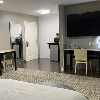 Grandview Inn - 9/9-10/2023: Grandview Inn Suite's accommodations is simple; close proximity to beach, restaurants, and services. - Hotels Near Me - Hermosa Beach, California Grandview Inn - 9/9-10/2023: Grandview Inn Suite's accommodations is simple; close proximity to beach, restaurants, and services. - Hotels Near Me - Hermosa Beach, California