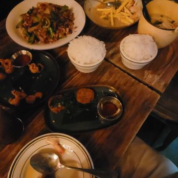 Saranrom Thai - Thai Near Me - Elmhurst, New York
