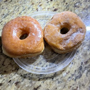 Randy’s Donuts - Glazed and sugar - Coffee & Tea Near Me - San Diego, California