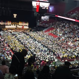 Wow! A beautiful pic of all the graduants Wow! A beautiful pic of all the graduants
