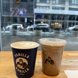 Vanilla Latte (hot and iced) Vanilla Latte (hot and iced)