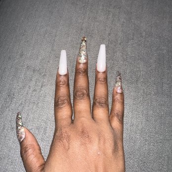 D&V Nails Spa - Look at my ring finger - Nail Salons Near Me - Houston, Texas