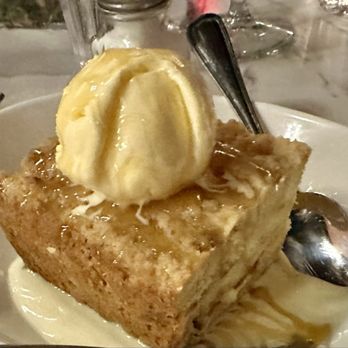 Lady R Bistro - Wow!  Bread Pudding and Ice Cream - Burgers Near Me - Menifee, California
