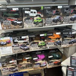 A Mad Mans Hobby Store - Cool RC crawler