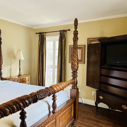 New World Inn