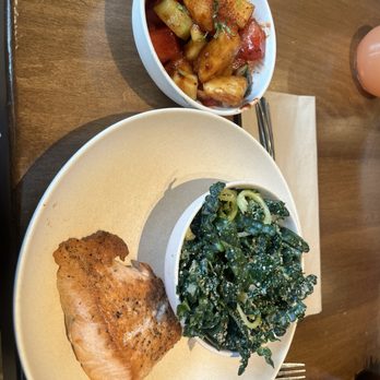 Flower Child - Salad Near Me - St. Louis, Missouri