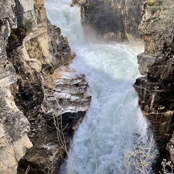 Marble Canyon - The Kootenay River winding through the canyon ravine. - Hiking Near Me - BC, British Columbia