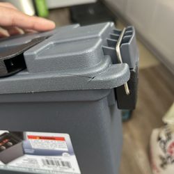 Harbor Freight Tools - Broken brand new item