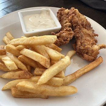 Yo Mama's Grill - Children's chicken tender plate. - New American Near Me - Socorro, New Mexico