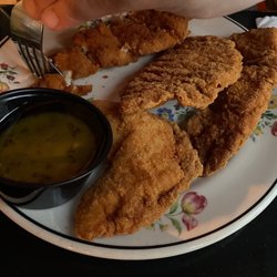 Villa Capri - Banging boneless wings are just chicken fingers. This batch looked tired, sad and were incredibly dry and rubbery.