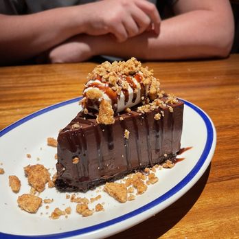 Hudson House - Chocolate Silk Pie - Cocktail Bars Near Me - Houston, Texas