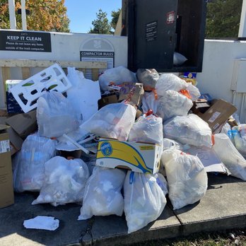 Addison At Wyndham - The constant trash compactor debacle... I've lived there for 8yrs and this is a weekly occurrence. - Apartments Near Me - Glen Allen, Virginia Addison At Wyndham - The constant trash compactor debacle... I've lived there for 8yrs and this is a weekly occurrence. - Apartments Near Me - Glen Allen, Virginia