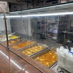 Lincoln Road Supermarket - Hot food counter