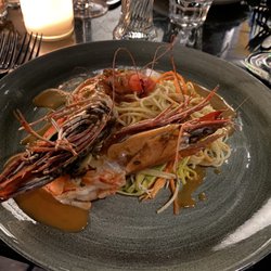Fort H - King prawns with spicy Asian pasta