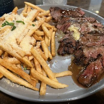 Beth's - Steak frites - Cocktail Bars Near Me - Bethesda, Maryland