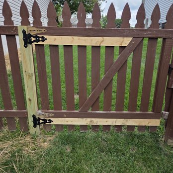 Hey Neighbor - After - new post and reinforced gate for support - Handyman Near Me - Columbia, Missouri Hey Neighbor - After - new post and reinforced gate for support - Handyman Near Me - Columbia, Missouri