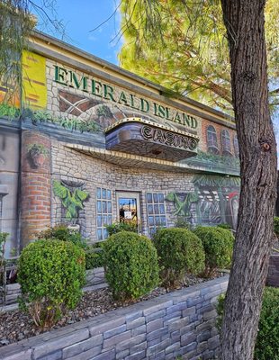 Emerald Island Casino by null