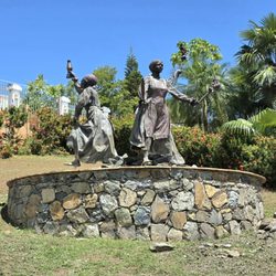 Three Queens - The Three Queens Sculpture