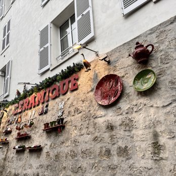 Hôtel 29 Lepic - Hotels Near Me - Paris, 75