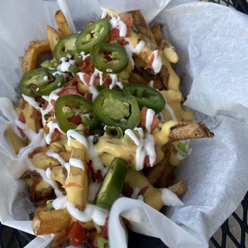 Sutherland's Food & Spirits - Burgers Near Me - Chicago, Illinois Sutherland's Food & Spirits - Burgers Near Me - Chicago, Illinois