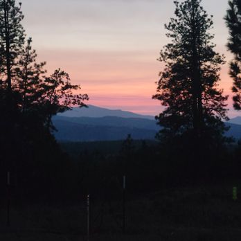 Beaches and Sunsets Travel - On top of the world in Hood River Oregon. - Travel Agents Near Me