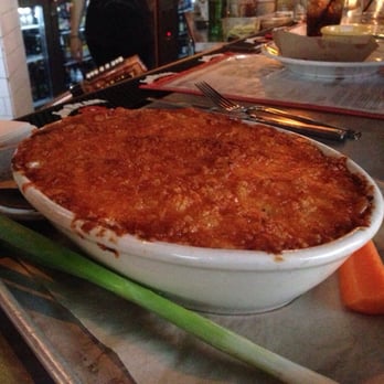 Vinsetta Garage - Mac n cheese, pic doesn't really do it justice. Tasty but a bit on the heavy side, had to take most of it to go. - American Near Me - Berkley, Michigan Vinsetta Garage - Mac n cheese, pic doesn't really do it justice. Tasty but a bit on the heavy side, had to take most of it to go. - American Near Me - Berkley, Michigan