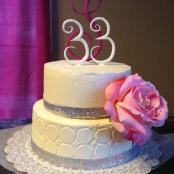 The Byrd's Nest Bakery - Glitzy Birthday Cake - Desserts Near Me The Byrd's Nest Bakery - Glitzy Birthday Cake - Desserts Near Me