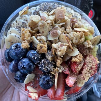 GREY Cafe - Acai bowl - Cafes Near Me - Flushing, New York