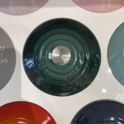 Le Creuset Outlet Store - Artichoke color