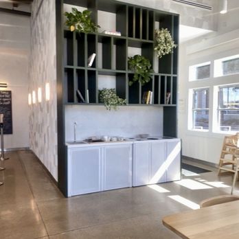sweetgreen - Healthy Salads, Wraps, and Bowls - Dining room - Salad Near Me - Forth Worth, Texas