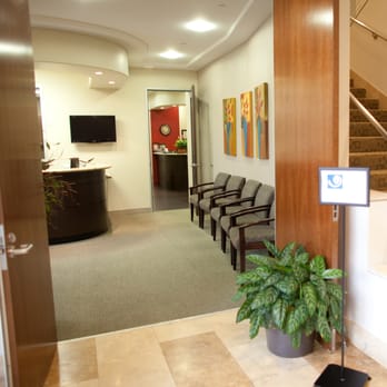 Hear - Front lobby entrance - Audiologist Near Me - Tustin, California