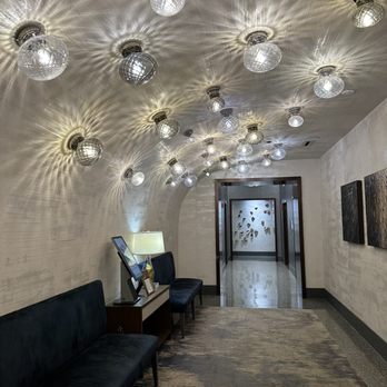 727 West Madison - elevators - Apartments Near Me - Chicago, Illinois
