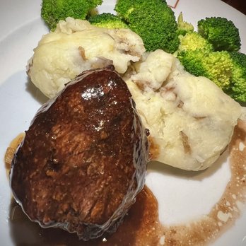 The Martini - $15 filet mignon special. What a deal! - American Near Me - Las Vegas, Nevada